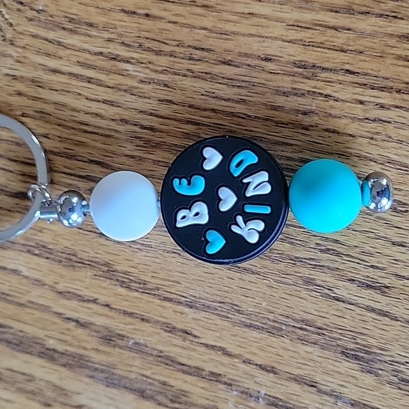 BE KIND Keychain Accessory - Picture 2 of 3